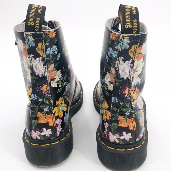 NEW Dr Martens Pascal Floral 8 Eye Black Boots Women’s 7 Rare Print Flower Lace - Picture 5 of 14